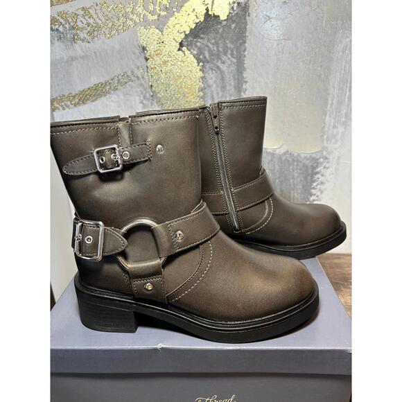 Universal Thread Boots - Picture 2 of 5